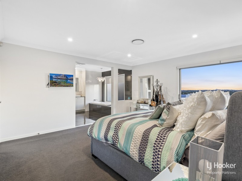 88 Linacre Crescent, Carindale QLD 4152