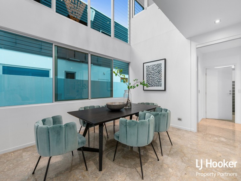 37 Derby Street, Highgate Hill QLD 4101