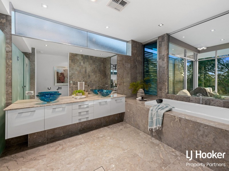 37 Derby Street, Highgate Hill QLD 4101