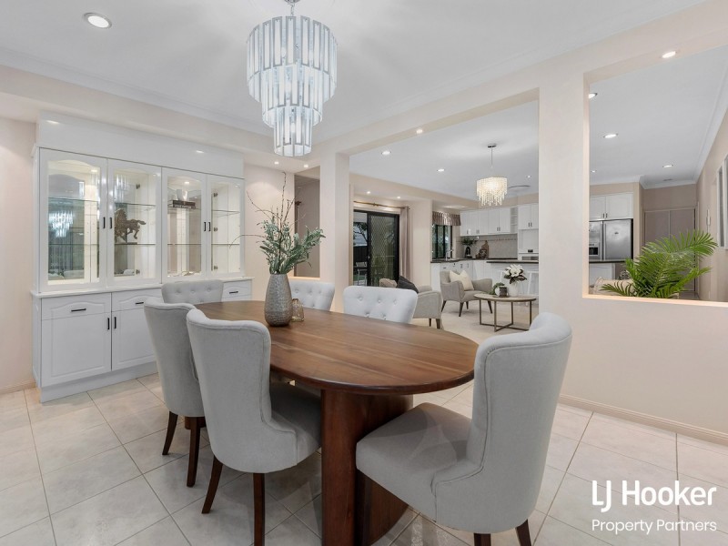 61 Berkshire Crescent, Wishart QLD 4122