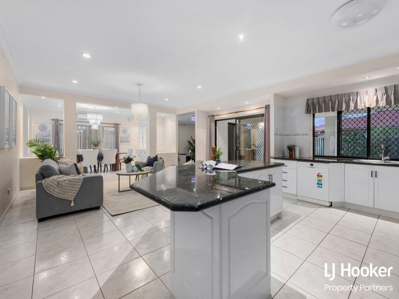 61 Berkshire Crescent, Wishart QLD 4122