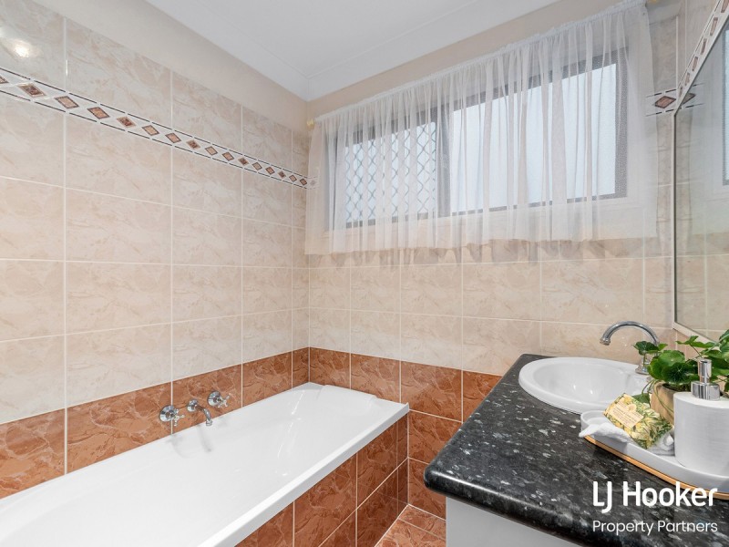 61 Berkshire Crescent, Wishart QLD 4122