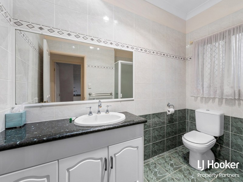 61 Berkshire Crescent, Wishart QLD 4122