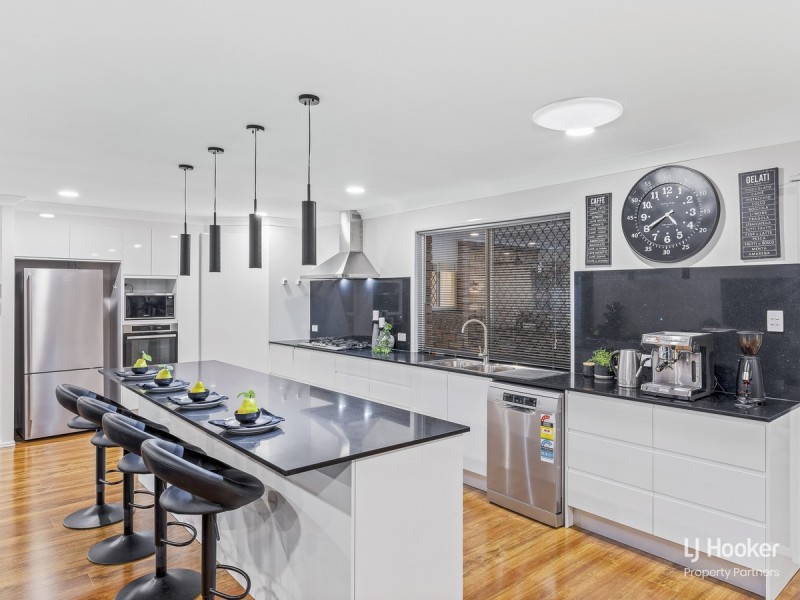 9 McKinley Court, Stretton QLD 4116