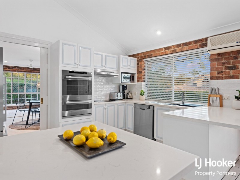 2 Pinecroft Close, Calamvale QLD 4116