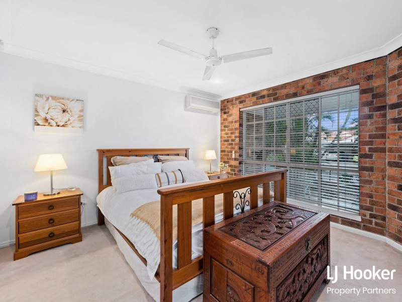 2 Pinecroft Close, Calamvale QLD 4116
