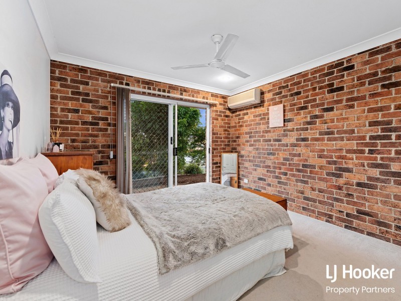 2 Pinecroft Close, Calamvale QLD 4116