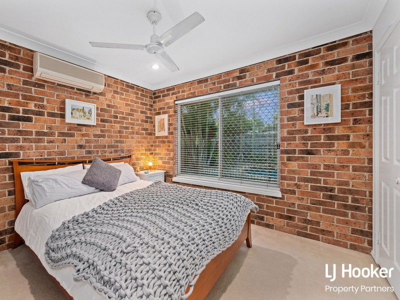 2 Pinecroft Close, Calamvale QLD 4116