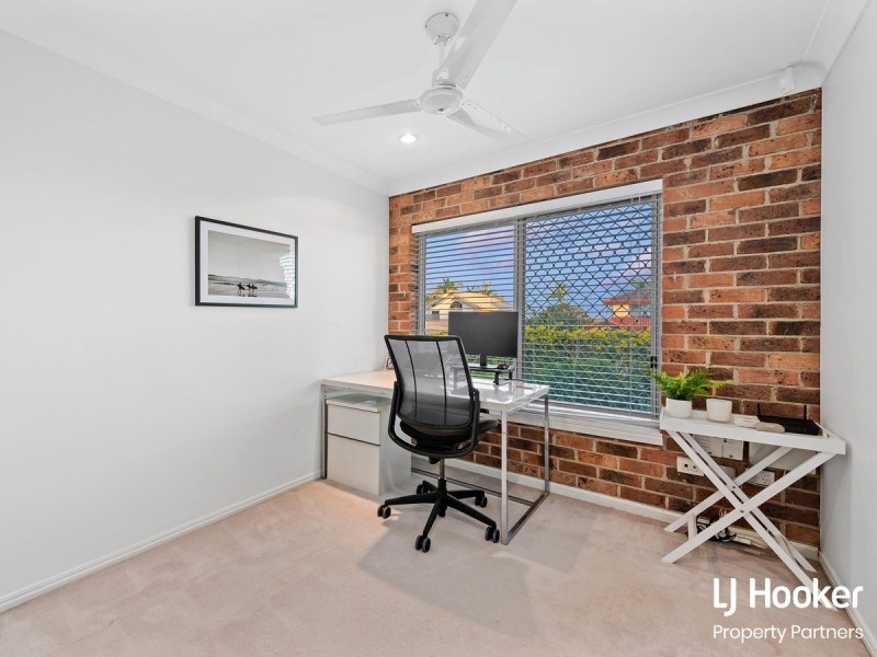 2 Pinecroft Close, Calamvale QLD 4116