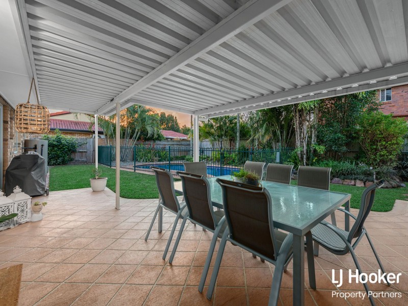 2 Pinecroft Close, Calamvale QLD 4116