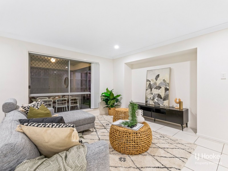 39 Paul Drive, Regents Park QLD 4118