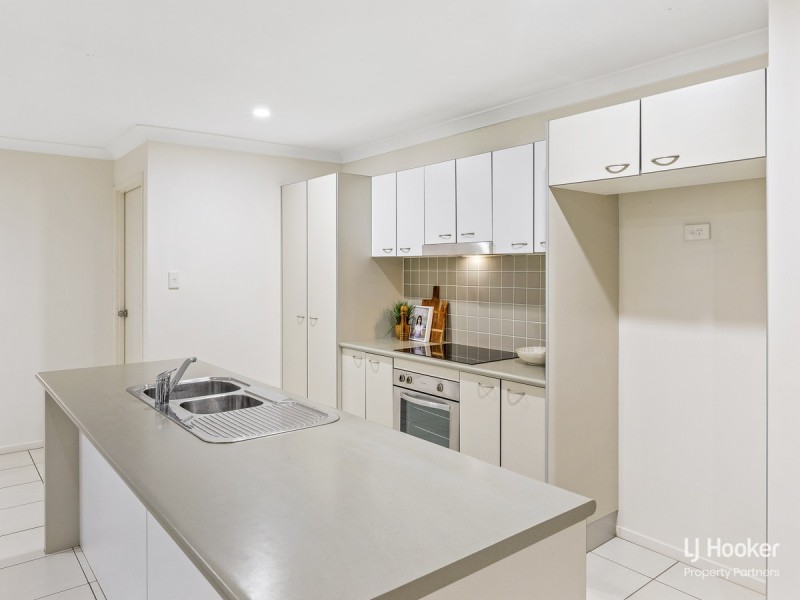 39 Paul Drive, Regents Park QLD 4118