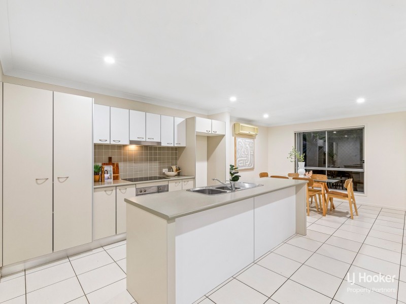 39 Paul Drive, Regents Park QLD 4118