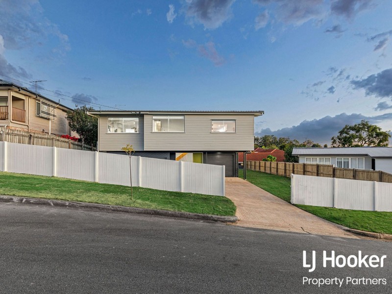 56 Milanion Crescent, Carindale QLD 4152