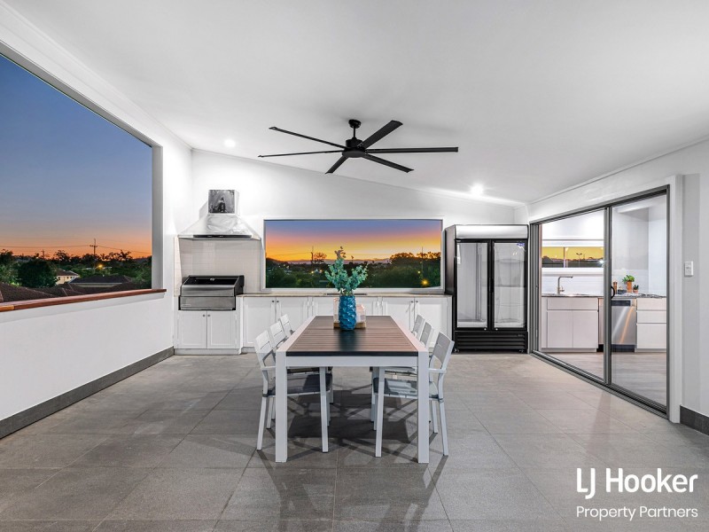 56 Milanion Crescent, Carindale QLD 4152