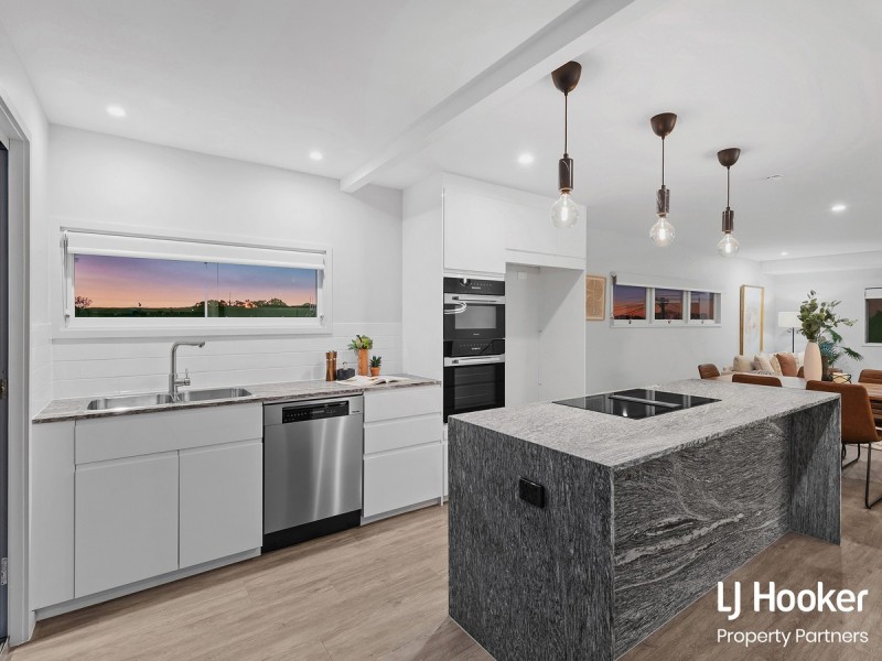 56 Milanion Crescent, Carindale QLD 4152