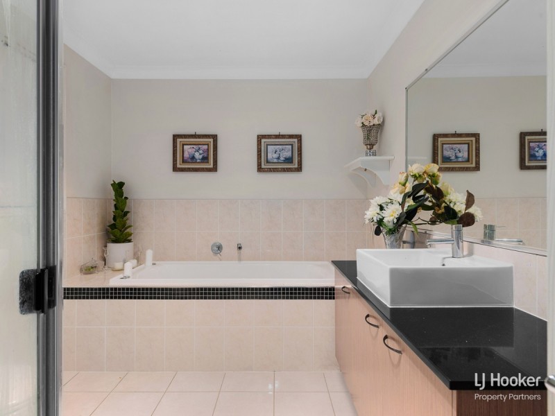 9 Rolfe Circuit, Underwood QLD 4119