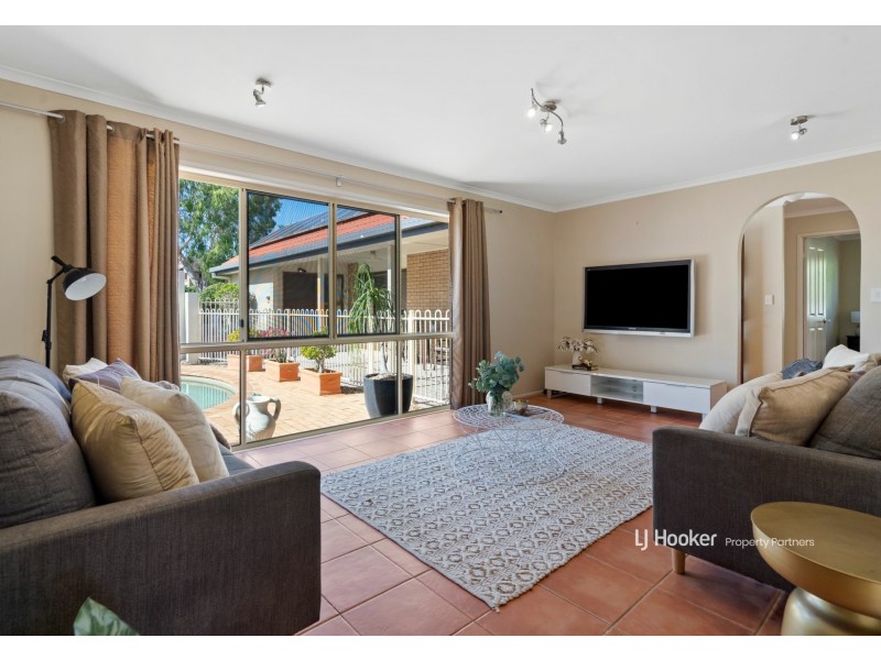 16 Saville Street, Eight Mile Plains QLD 4113