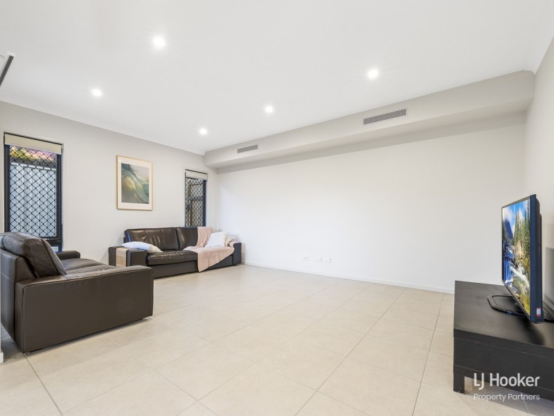 7 Atlantic Place, Pallara QLD 4110