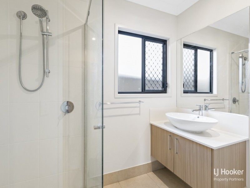 7 Atlantic Place, Pallara QLD 4110