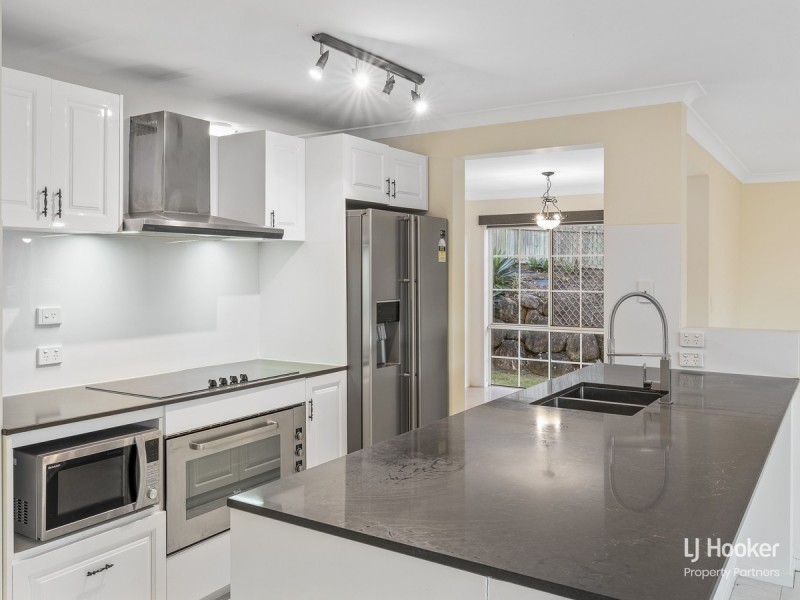 32 Lancaster Circuit, Stretton QLD 4116