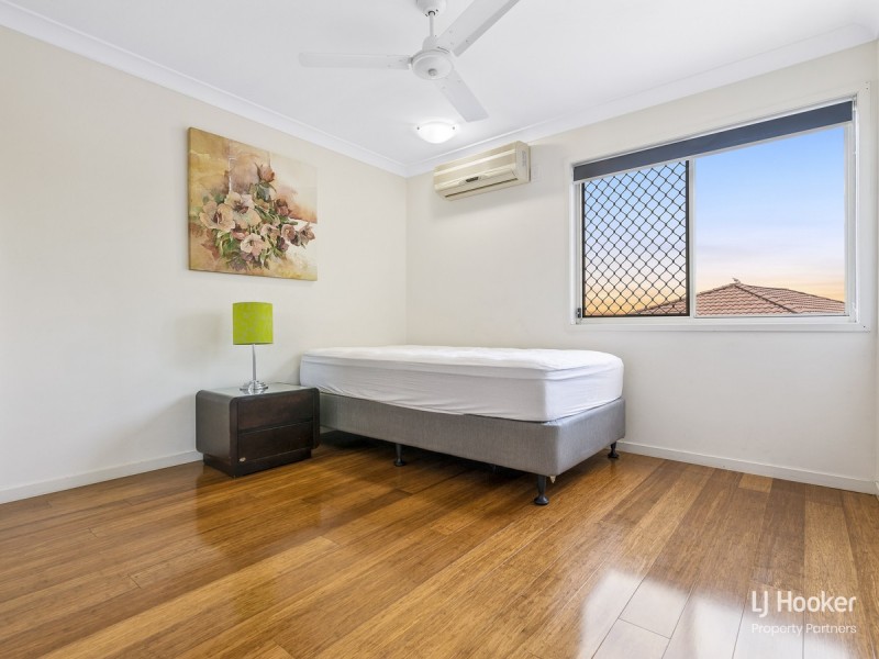32 Lancaster Circuit, Stretton QLD 4116