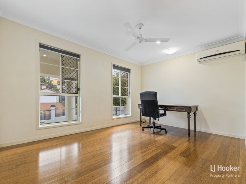 32 Lancaster Circuit, Stretton QLD 4116