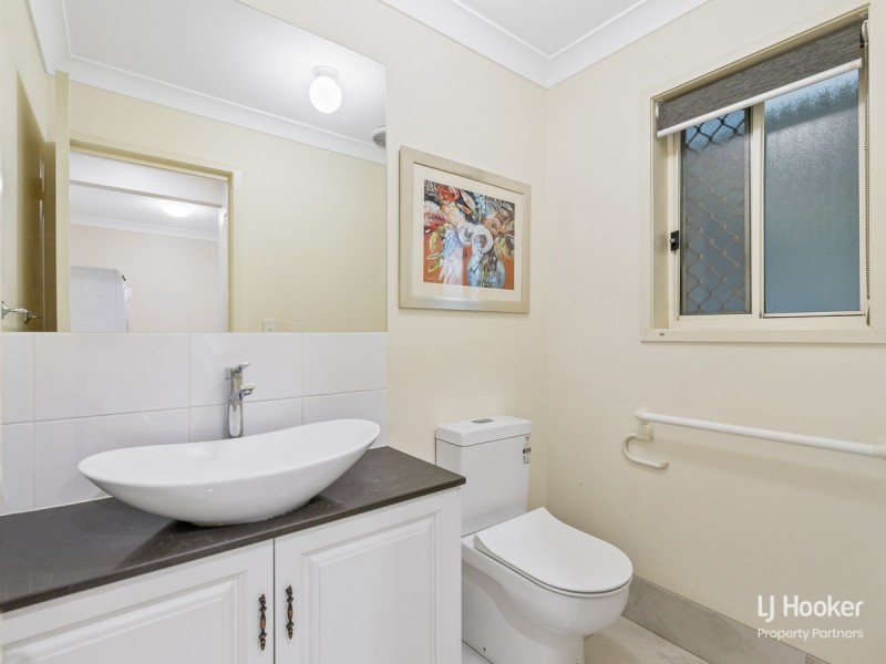 32 Lancaster Circuit, Stretton QLD 4116