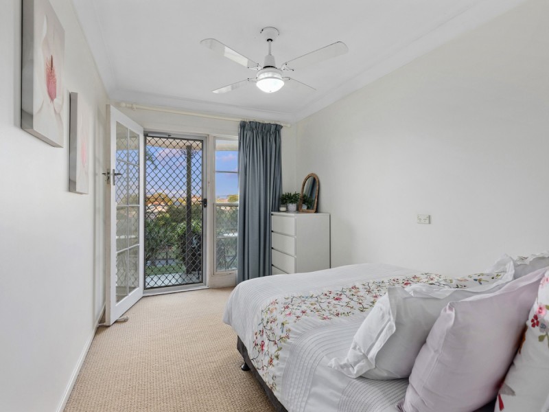 4 Valentia Street, Mansfield QLD 4122