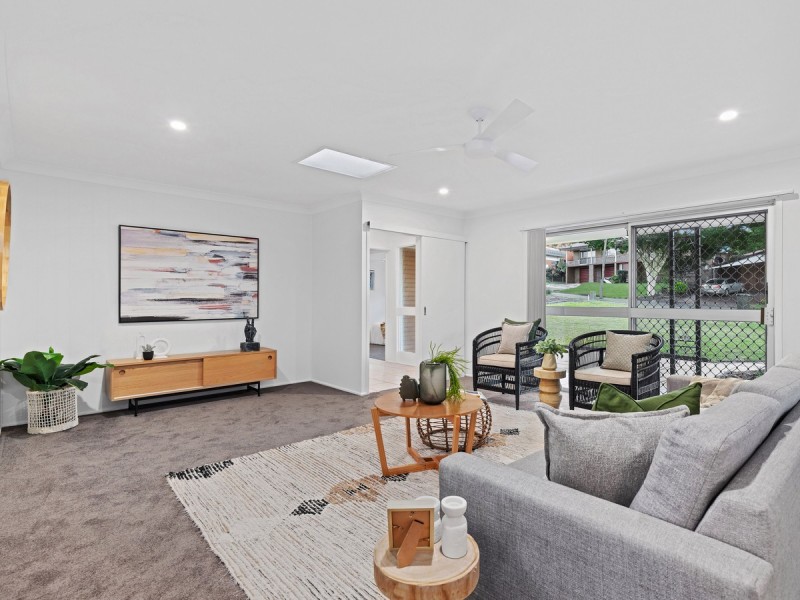 25 Honeysuckle Street, Mansfield QLD 4122