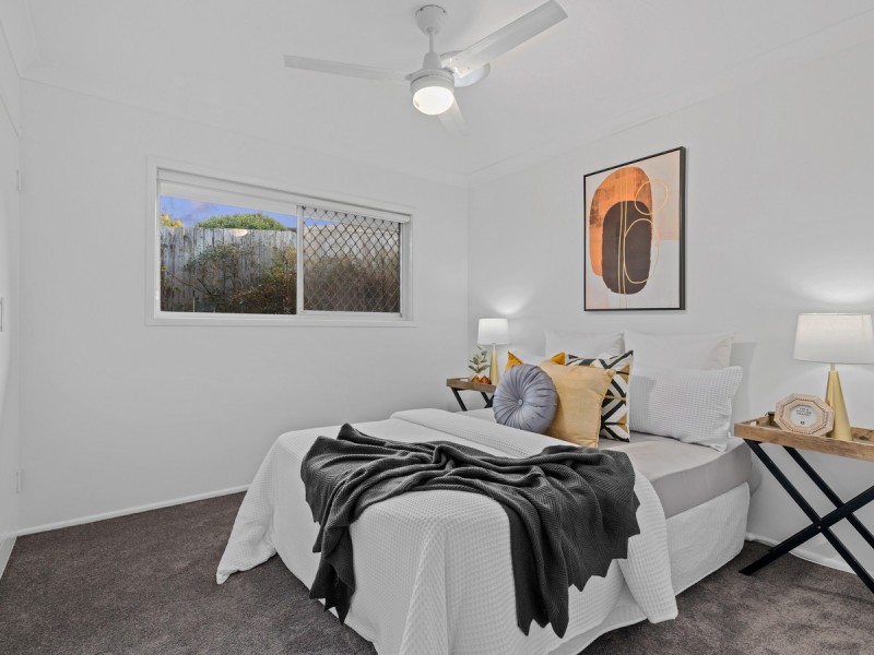 25 Honeysuckle Street, Mansfield QLD 4122