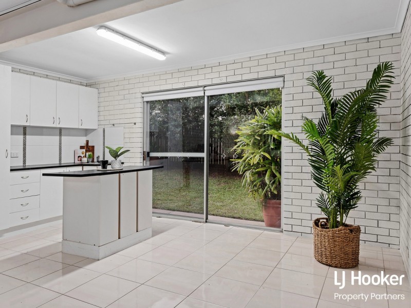 8 Fulton Street, Wishart QLD 4122