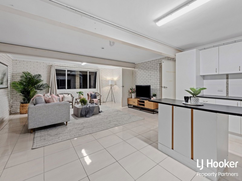 8 Fulton Street, Wishart QLD 4122