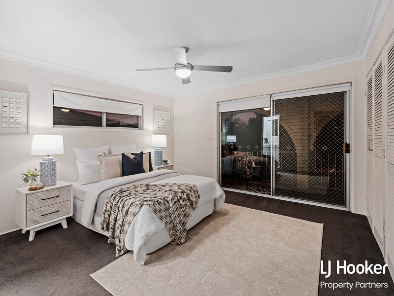 8 Fulton Street, Wishart QLD 4122