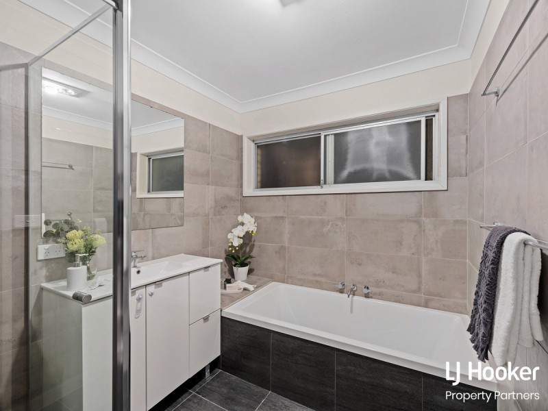 8 Fulton Street, Wishart QLD 4122