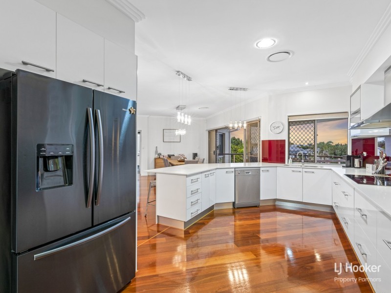 60 Spinnaker Circuit, Redland Bay QLD 4165