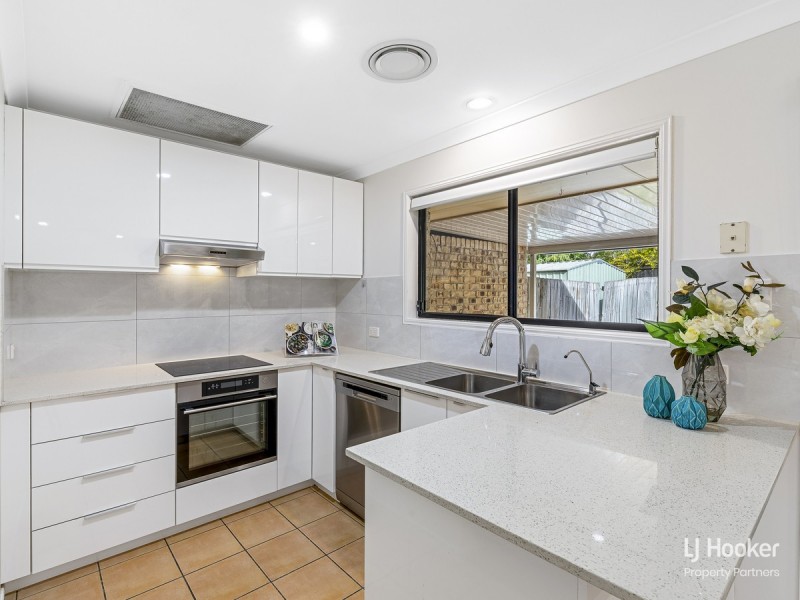 2/8 Honeysuckle Way, Calamvale QLD 4116