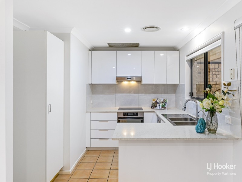 2/8 Honeysuckle Way, Calamvale QLD 4116