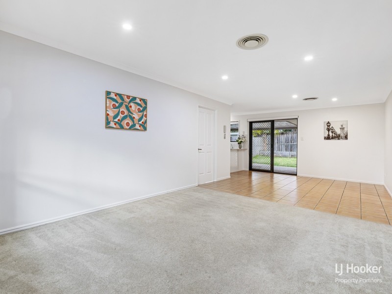 2/8 Honeysuckle Way, Calamvale QLD 4116