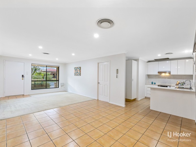 2/8 Honeysuckle Way, Calamvale QLD 4116