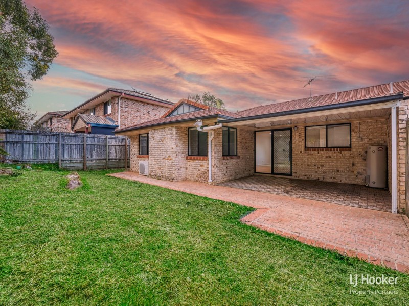 2/8 Honeysuckle Way, Calamvale QLD 4116