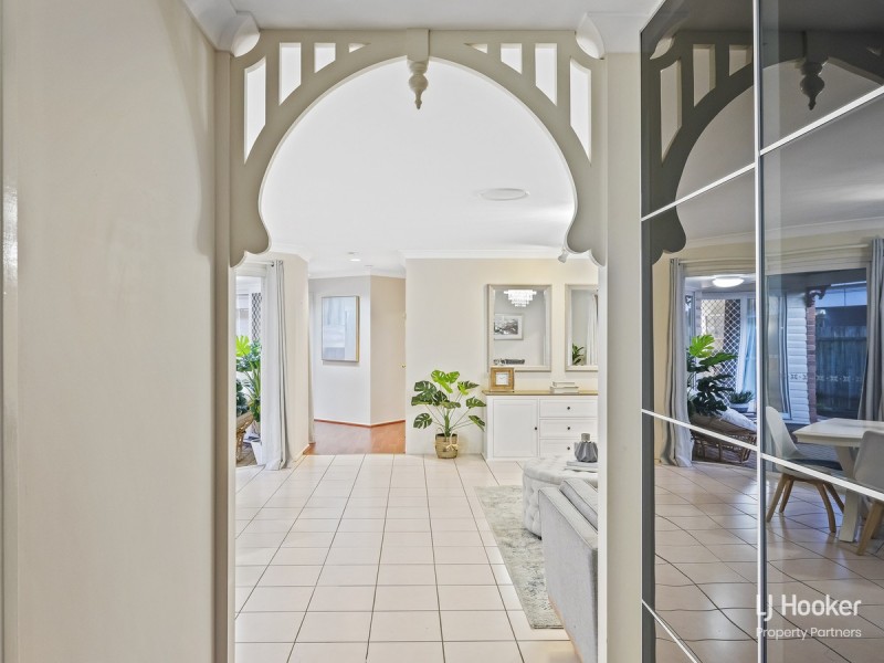 4 Eastcourt Lane, Sunnybank Hills QLD 4109