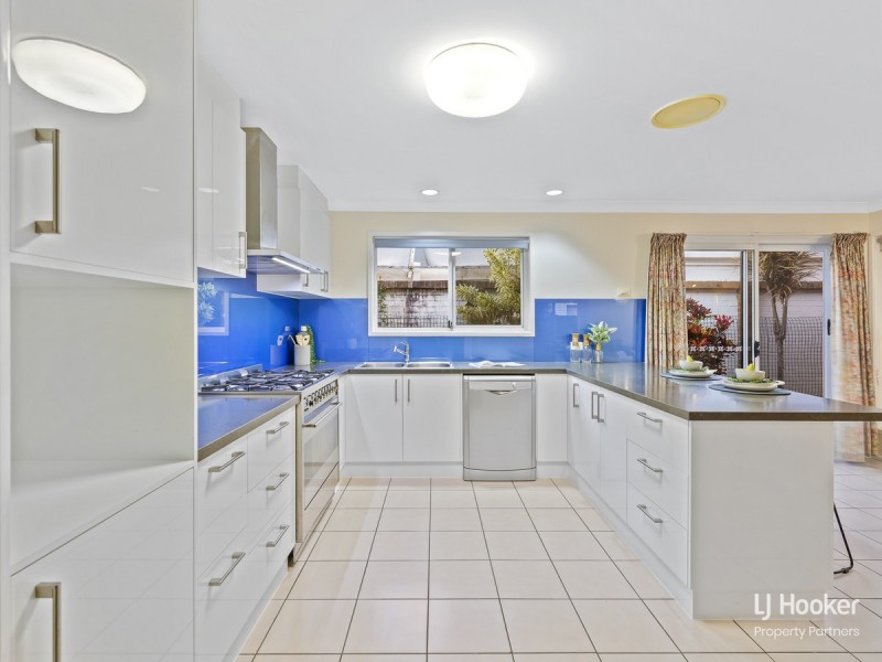 4 Eastcourt Lane, Sunnybank Hills QLD 4109
