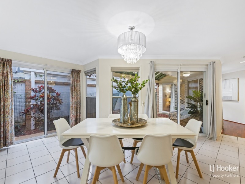 4 Eastcourt Lane, Sunnybank Hills QLD 4109