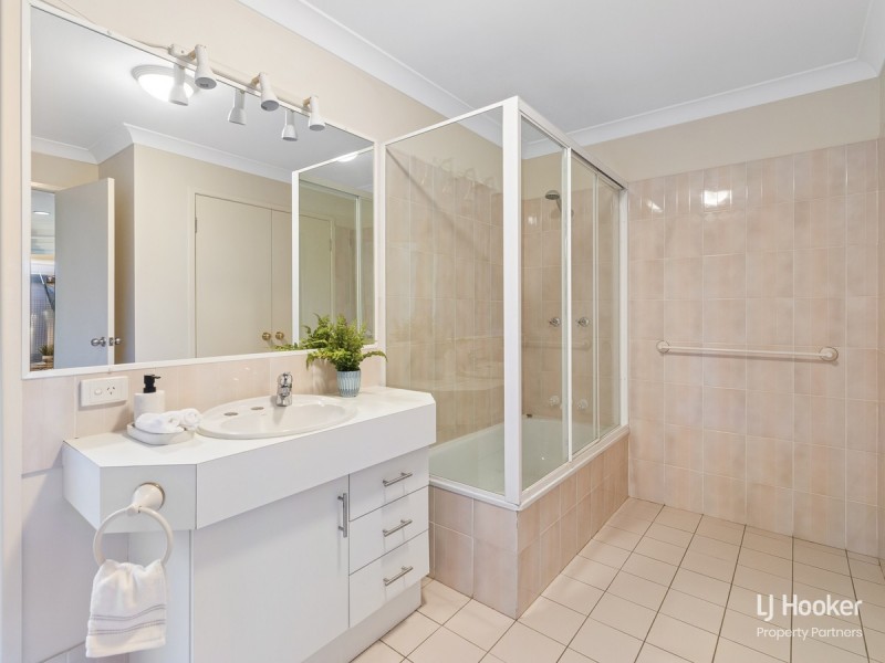 4 Eastcourt Lane, Sunnybank Hills QLD 4109