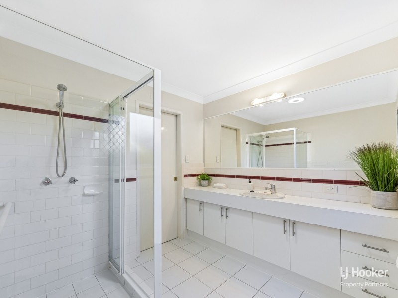 4 Eastcourt Lane, Sunnybank Hills QLD 4109