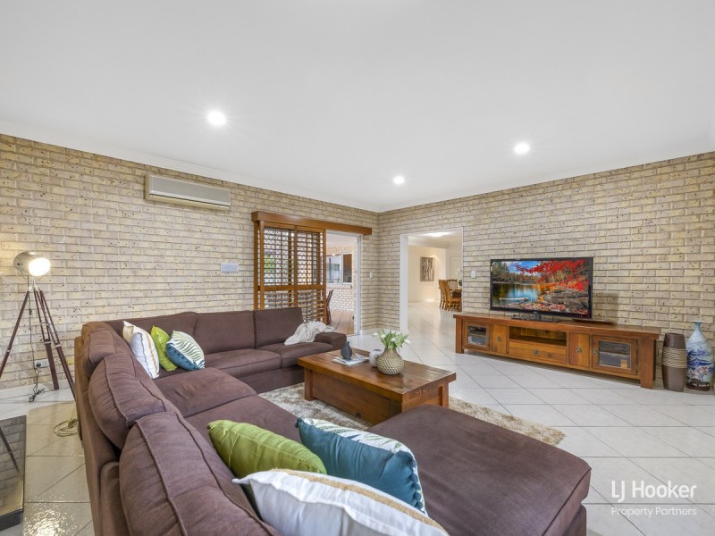 2 Gangar Close, Eight Mile Plains QLD 4113