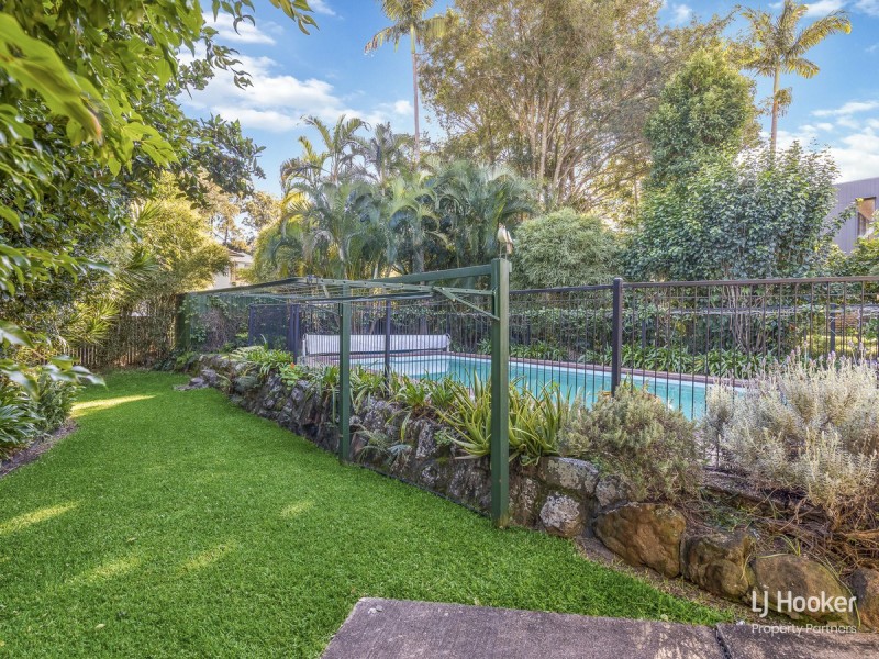 128 Harold Street, Holland Park QLD 4121