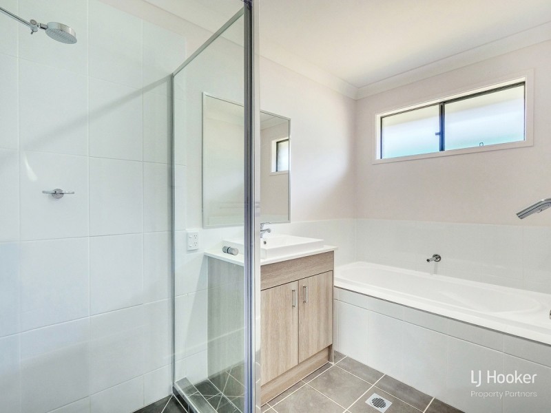 43 Verday Crescent, Pallara QLD 4110