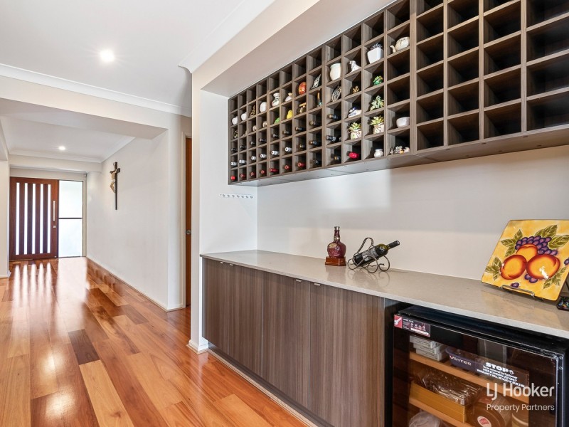 15 Royal Crescent, Rochedale QLD 4123